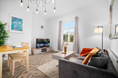 Modern Apartment - Parking - Fast WiFi - Wolverhampton