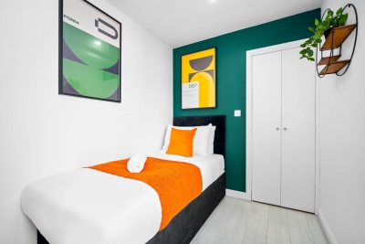 Modern 3 Bedroom Apartment - Terrace - WiFi - Smart TV