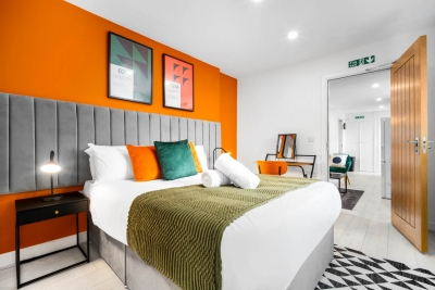 Modern 3 Bedroom Apartment - Terrace - WiFi - Smart TV