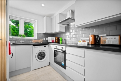 Modern 2 Bedroom Apartment - WiFi - Smart TV