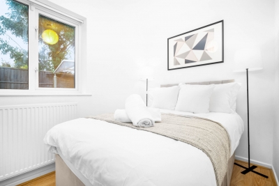 Cozy 4 Bedroom Bungalow - Parking - Garden - Sutton Coldfield