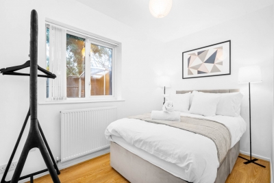 Cozy 4 Bedroom Bungalow - Parking - Garden - Sutton Coldfield