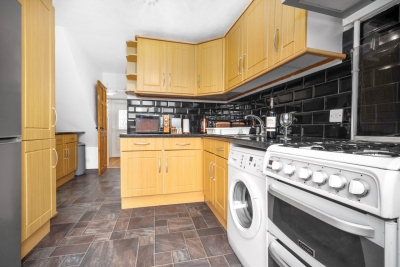 Cozy 3 Bed House - City Centre - Garden - Parking