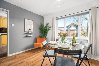 Cozy 3 Bed House - City Centre - Garden - Parking