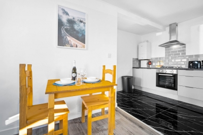 Cozy Apartment - Parking - WiFi - Cradley Heath