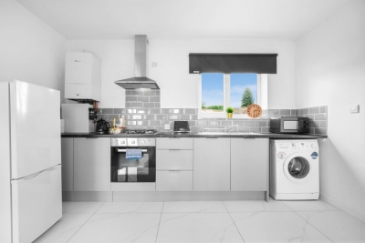 Stylish Apartment - Parking - WiFi - Cradley Heath