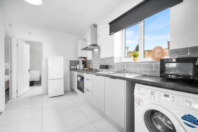 Stylish Apartment - Parking - WiFi - Cradley Heath