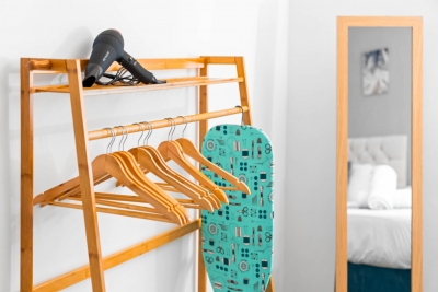 Stylish Apartment - Parking - WiFi - Cradley Heath