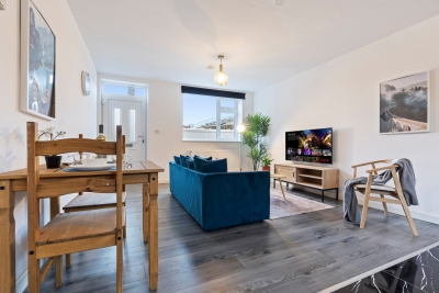 Stylish Apartment - Parking - Smart Tv - Cradley Heath