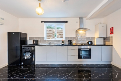 Stylish Apartment - Parking - Smart Tv - Cradley Heath