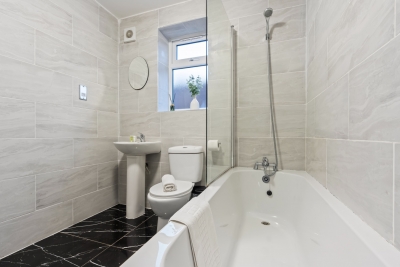 Stylish Apartment - Parking - Smart Tv - Cradley Heath
