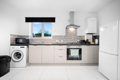 Stylish Apartment - Parking - WiFi - Cradley Heath