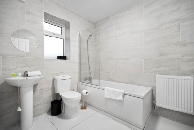 Stylish Apartment - Parking - WiFi - Cradley Heath