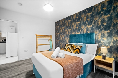Stylish Apartment - Parking - WiFi - Cradley Heath