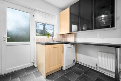 Stylish Three Bedroom House - Garden - Parking