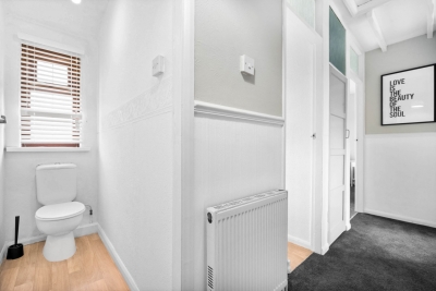 Modern Three Bed House - Garden - Parking
