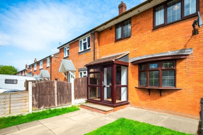 Modern Three Bed House - Garden - Parking