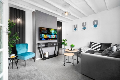 Modern Three Bed House - Garden - Parking
