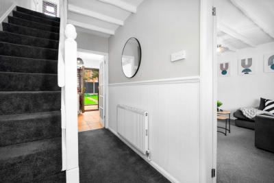 Modern Three Bed House - Garden - Parking