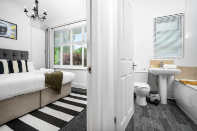 Stylish Apartment  - Fast WiFi - Wolverhampton