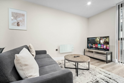 Stylish 2 Bed Apartment - Smart TV - WIFI -  Jewellery Quarter 1