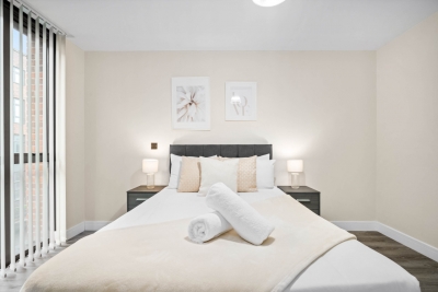 Stylish 2 Bed Apartment - Smart TV - WIFI -  Jewellery Quarter 1