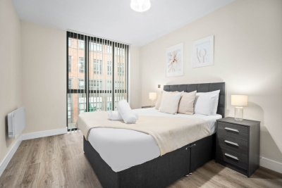 Stylish 2 Bed Apartment - Smart TV - WIFI -  Jewellery Quarter 1