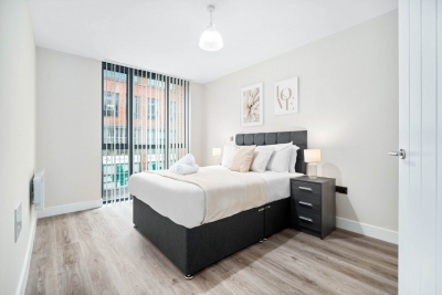 Stylish 2 Bed Apartment - Smart TV - WIFI -  Jewellery Quarter 1