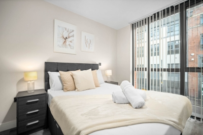 Stylish 2 Bed Apartment - Smart TV - WIFI -  Jewellery Quarter 1
