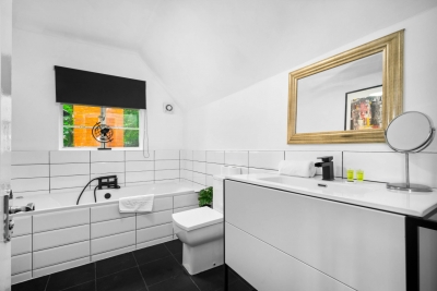 Stylish Apartment - Parking - Terrace - Wolverhampton