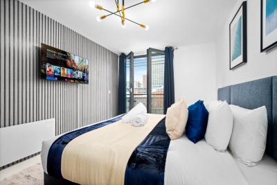 Stylish Chinatown Apartment - Balcony - Parking
