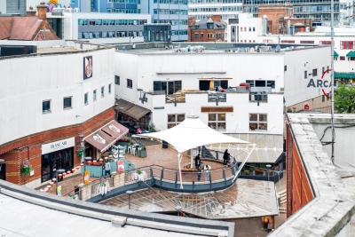 Stylish Chinatown Apartment - Balcony - Parking