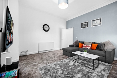 Stylish Apartment - Netflix - On Street Parking 1