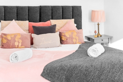 Stylish Apartment - Netflix - On Street Parking 1