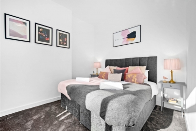 Stylish Apartment - Netflix - On Street Parking 1