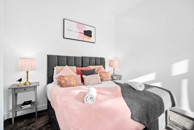 Stylish Apartment - Netflix - On Street Parking 1