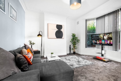 Stylish Apartment - Netflix - On Street Parking 1