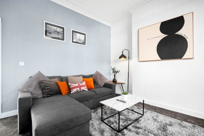 Stylish Apartment - Netflix - On Street Parking 1