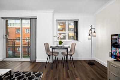 Stylish Apartment - Jewellery Quarter - Parking & Balcony