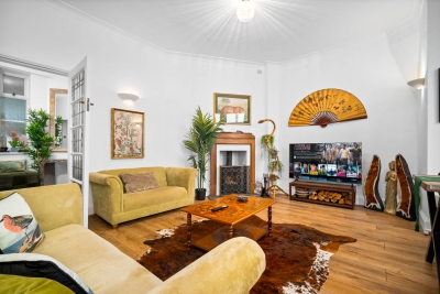Cozy Two Bedroom Apartment - 2 Parking Spaces - Balcony