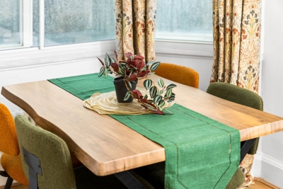 Cozy Two Bedroom Apartment - 2 Parking Spaces - Balcony