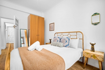 Cozy Two Bedroom Apartment - 2 Parking Spaces - Balcony
