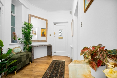 Cozy Two Bedroom Apartment - 2 Parking Spaces - Balcony