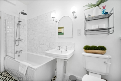 Cozy Two Bedroom Apartment - 2 Parking Spaces - Balcony
