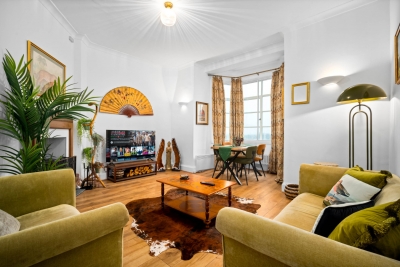 Cozy Two Bedroom Apartment - 2 Parking Spaces - Balcony