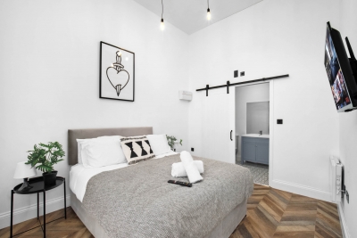 Modern 2 Bedroom Apartment - Free Netflix - Bedroom Tv  - Wolverhampton Centre