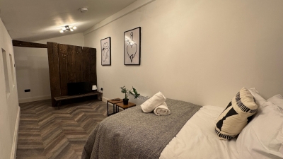 Stylish 2 Bedroom Apartment - Netflix - Wolverhampton Centre