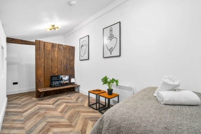 Stylish 2 Bedroom Apartment - Netflix - Wolverhampton Centre