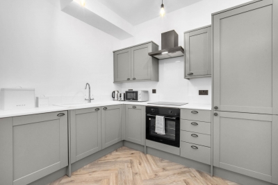 Modern 3 Bedroom Townhouse - Bedroom TVs - Wolverhampton Centre