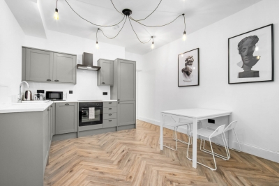 Modern 3 Bedroom Townhouse - Bedroom TVs - Wolverhampton Centre